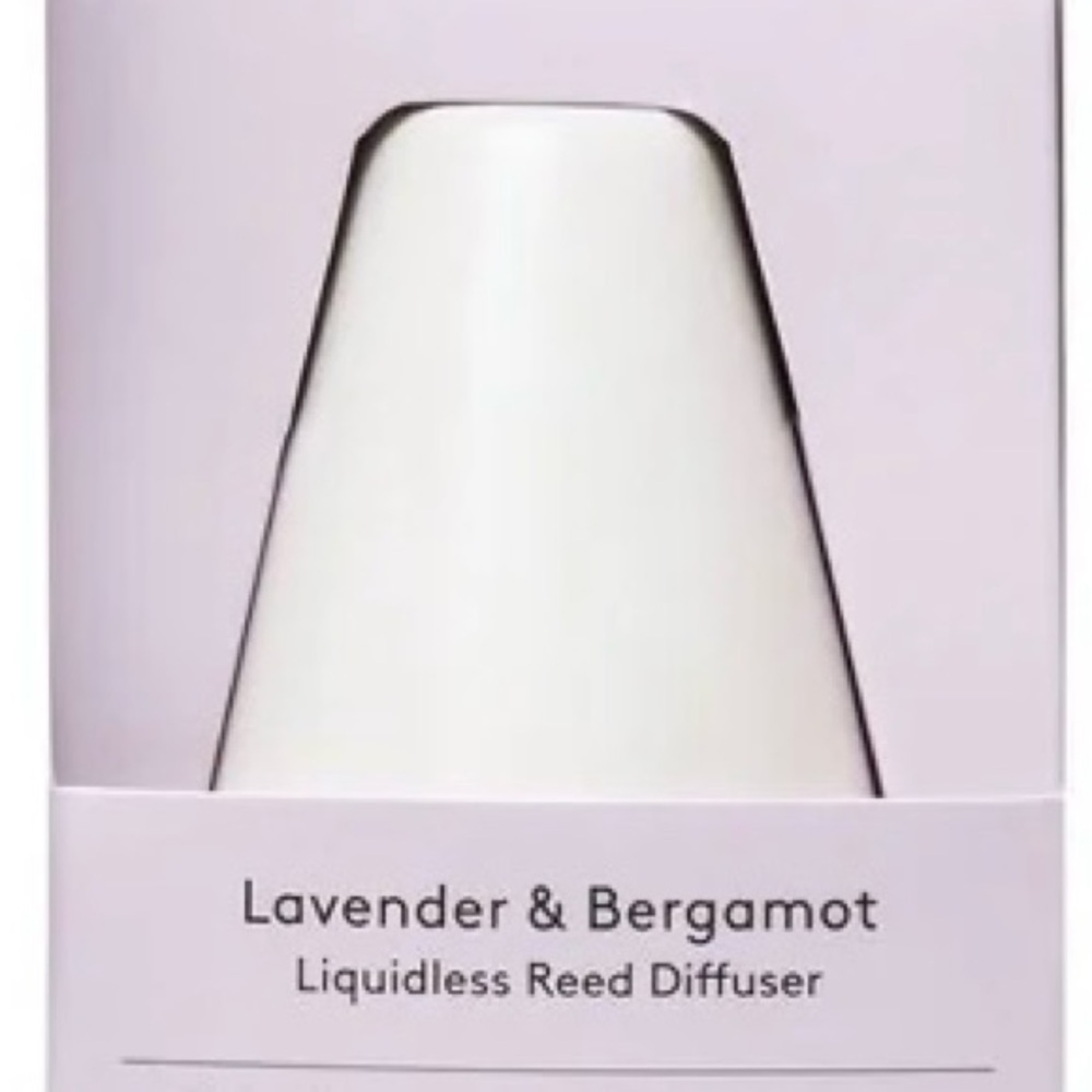 White Ceramic Reed Diffuser Vase - Picture 7 of 7